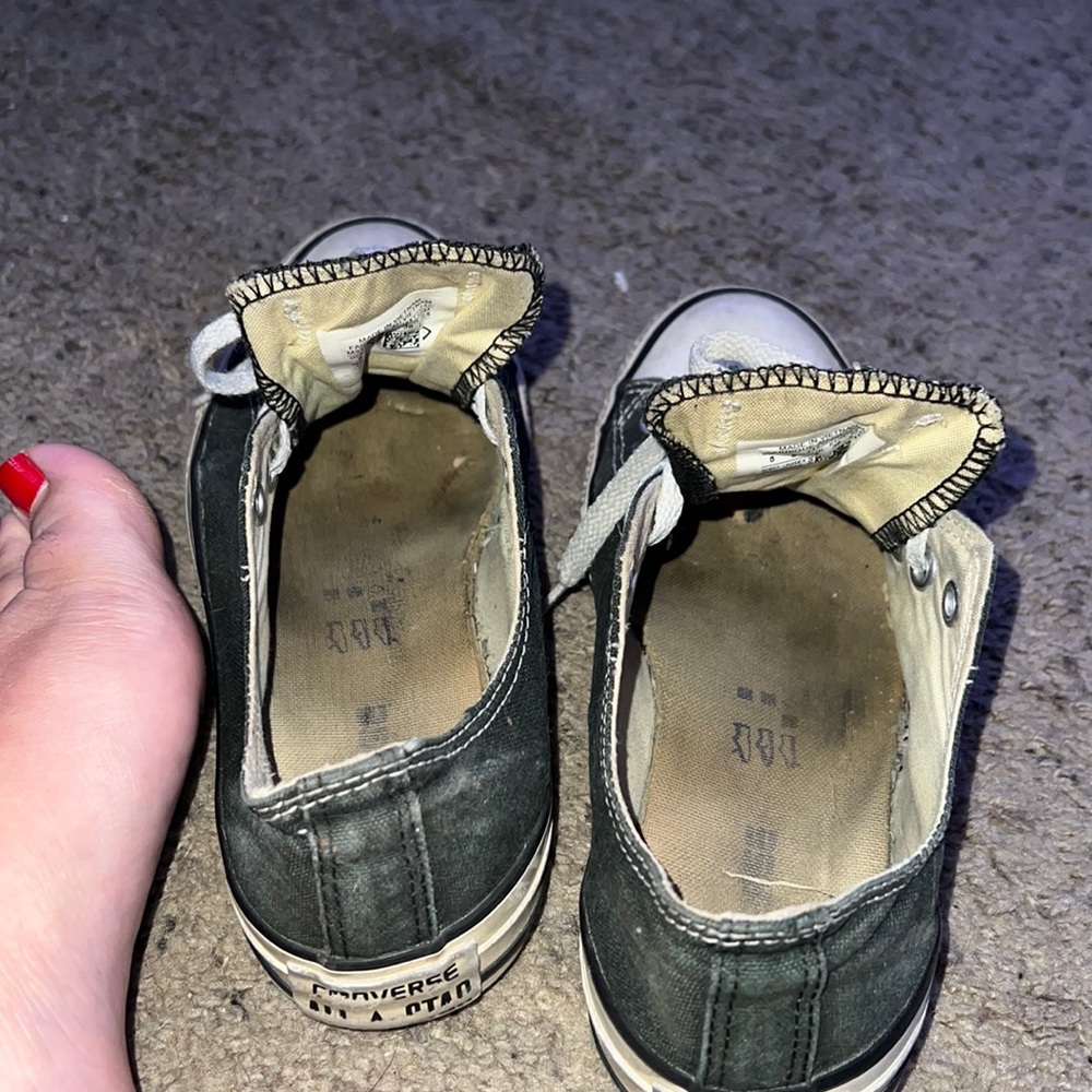 we’ll worn women’s shoes.. freshly worn ;)